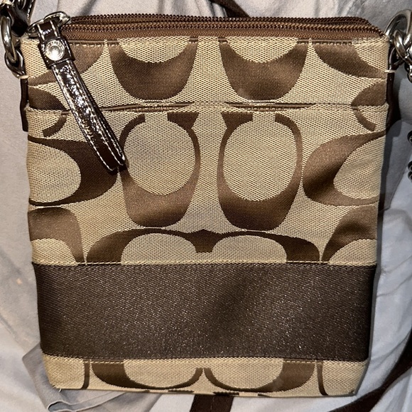NWOT coach brown signature crossbody with adjustable straps3 big spots nice 👍 - Picture 12 of 13